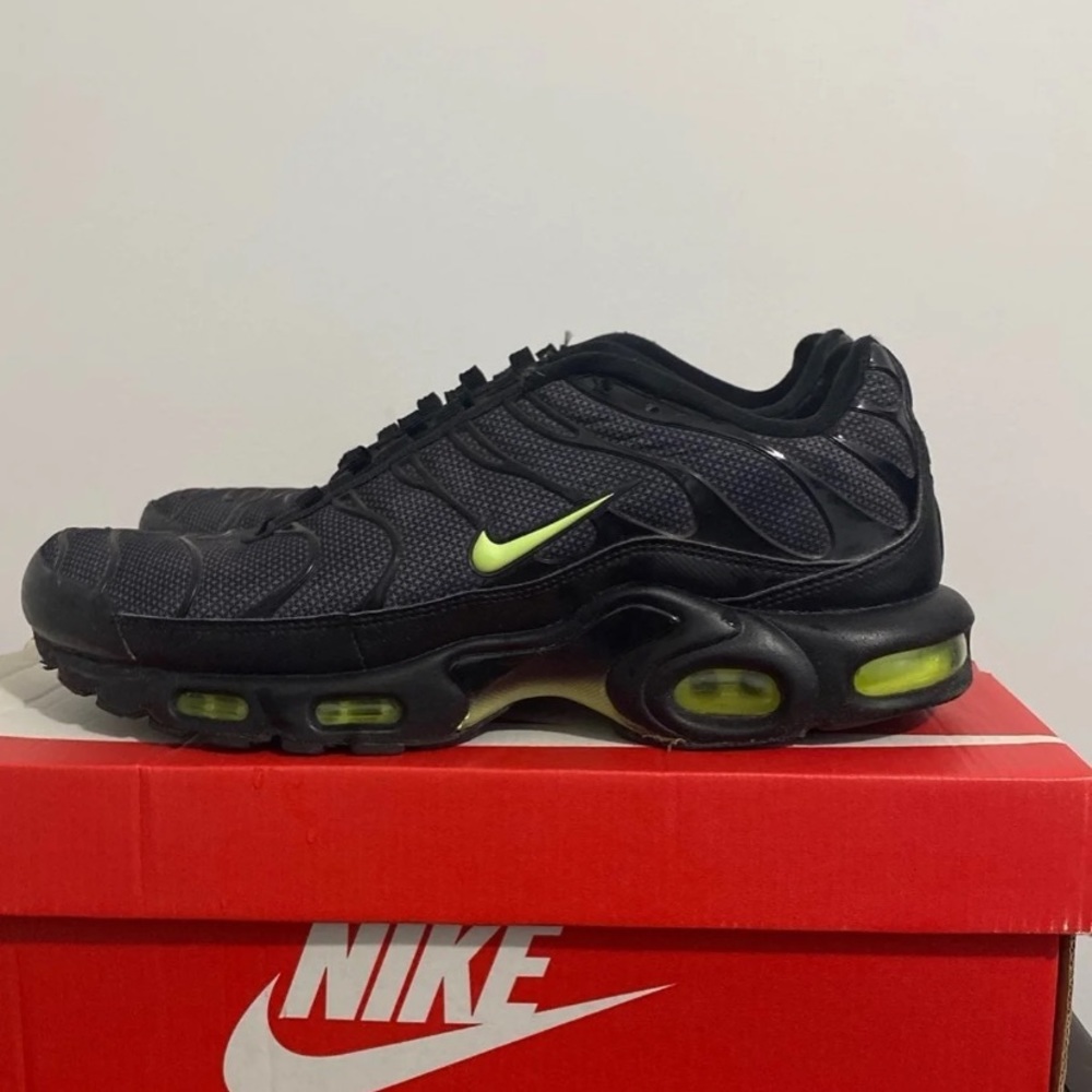 Nike AirMax Plus men’s size 9